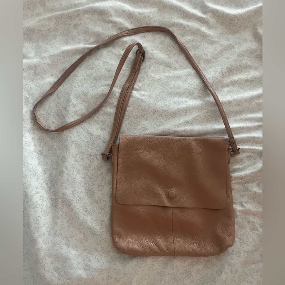 Day and Mood Tan cross body purse
